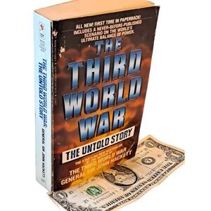 The Third World War: The Untold Story by General John Hackett (1983 1st  MMPB)